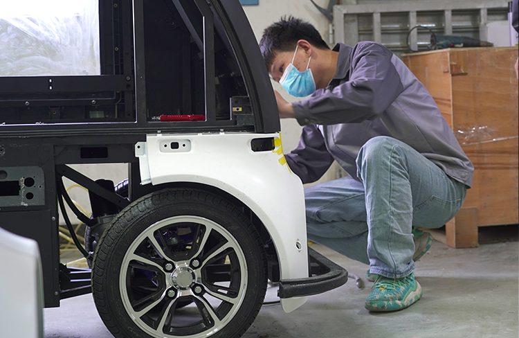 機(jī)器人手板-機(jī)器人巡邏車(chē)